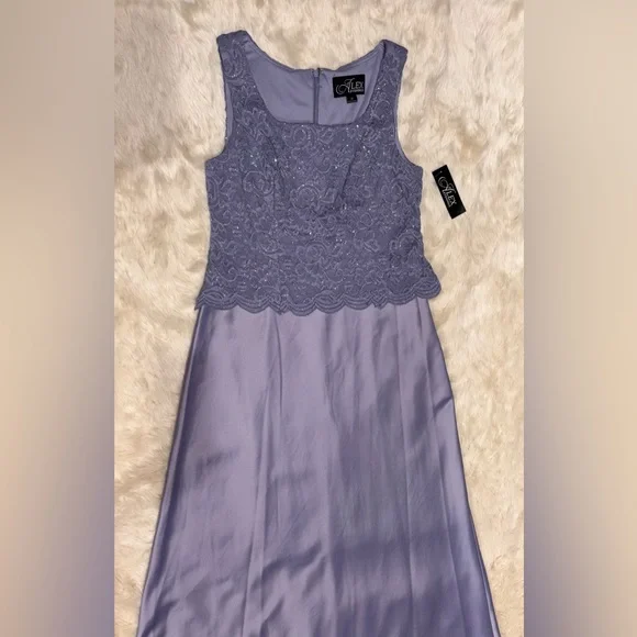 Alex Evenings Embroidered Lace Mock Two-Piece Gown - Picture 9 of 11